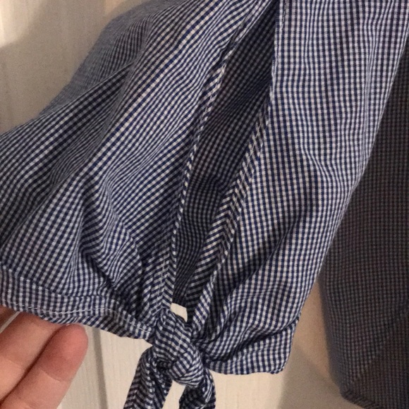 Cold Shoulder Top - Picture 3 of 3